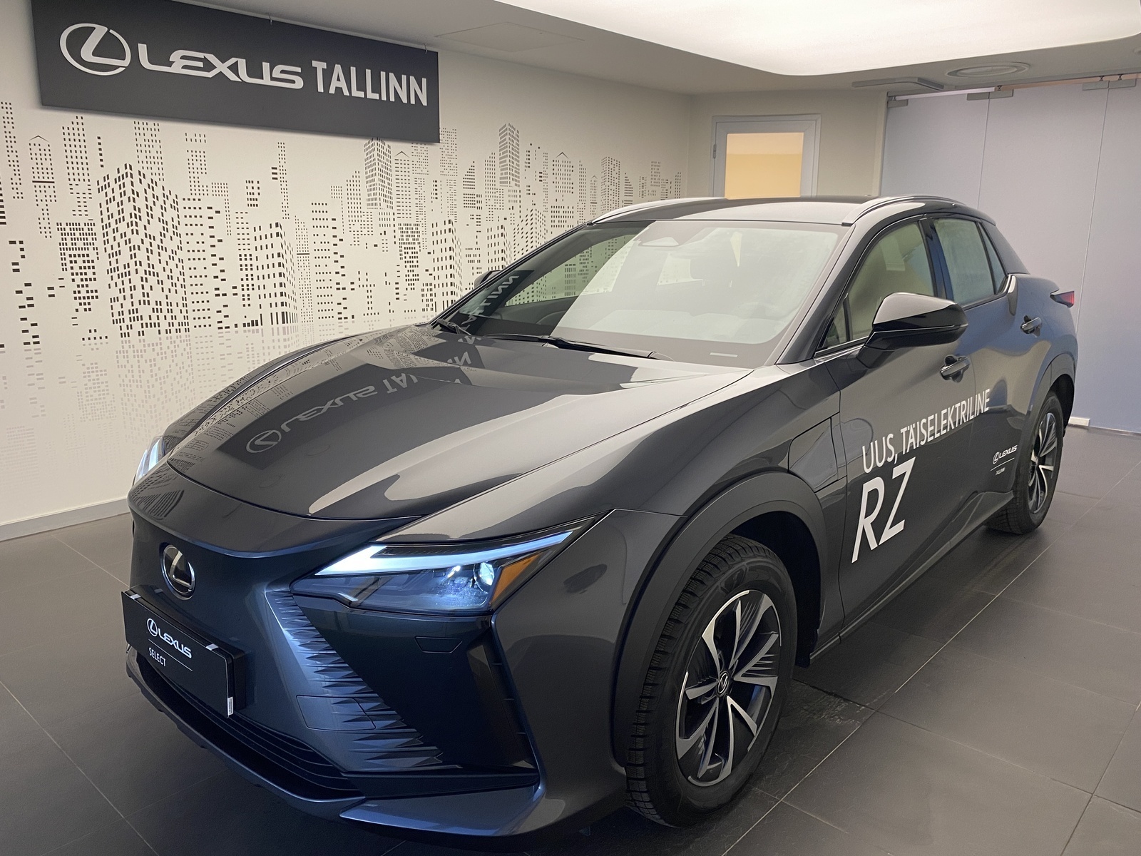 Lexus RZ 300