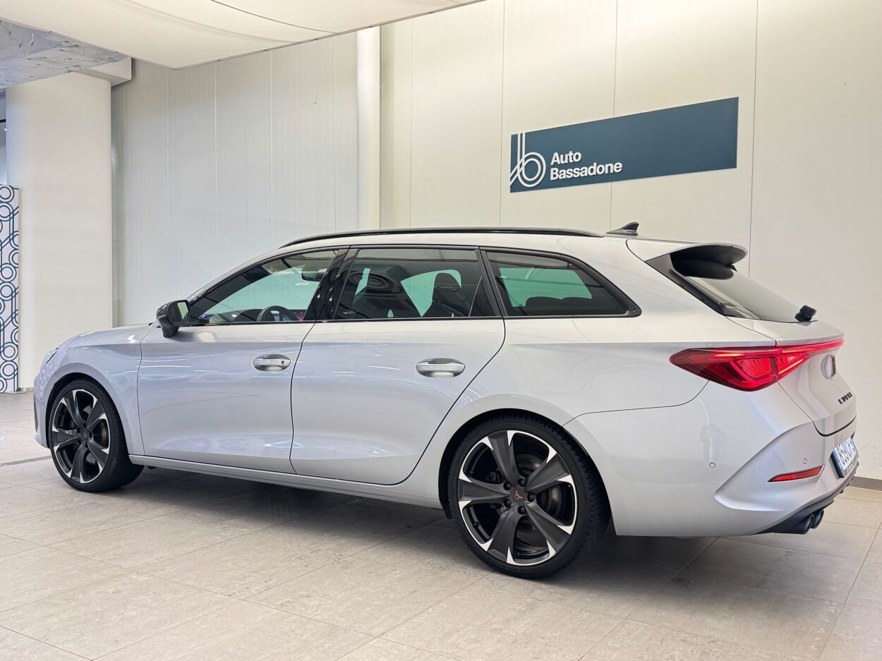 Cupra Leon VZ 4WD 2.0 228kW 2022, photo 4/28