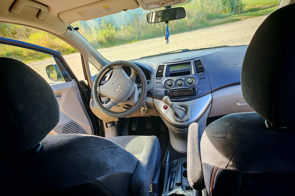 Mitsubishi Grandis, 2005, 2.4, 121 kW, petrol, manual, front-wheel drive