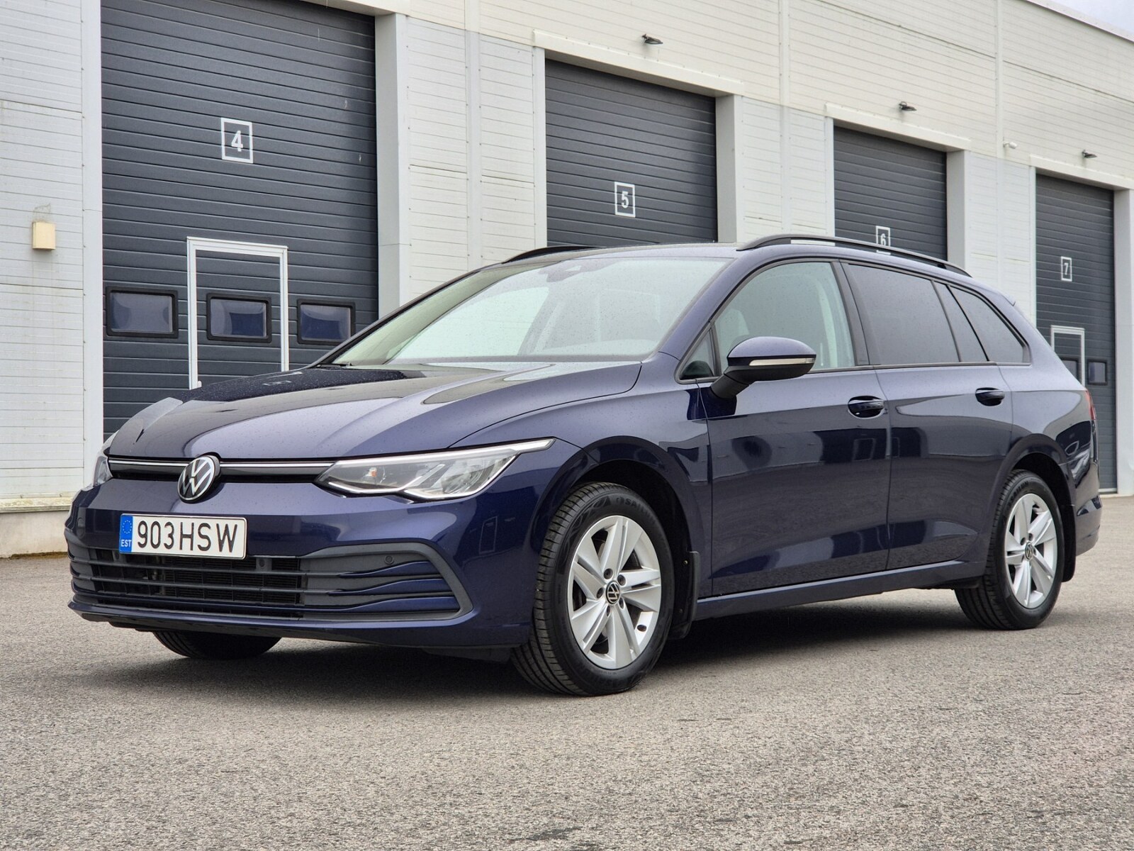 Volkswagen Golf 2023, photo 7/10