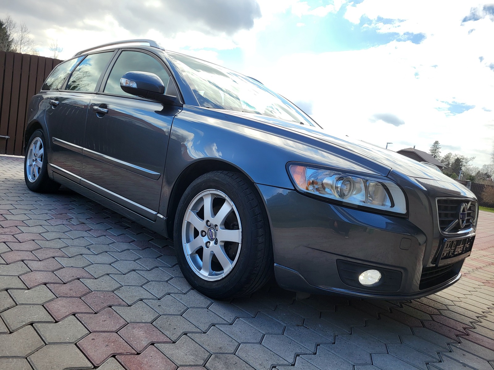 Volvo V50