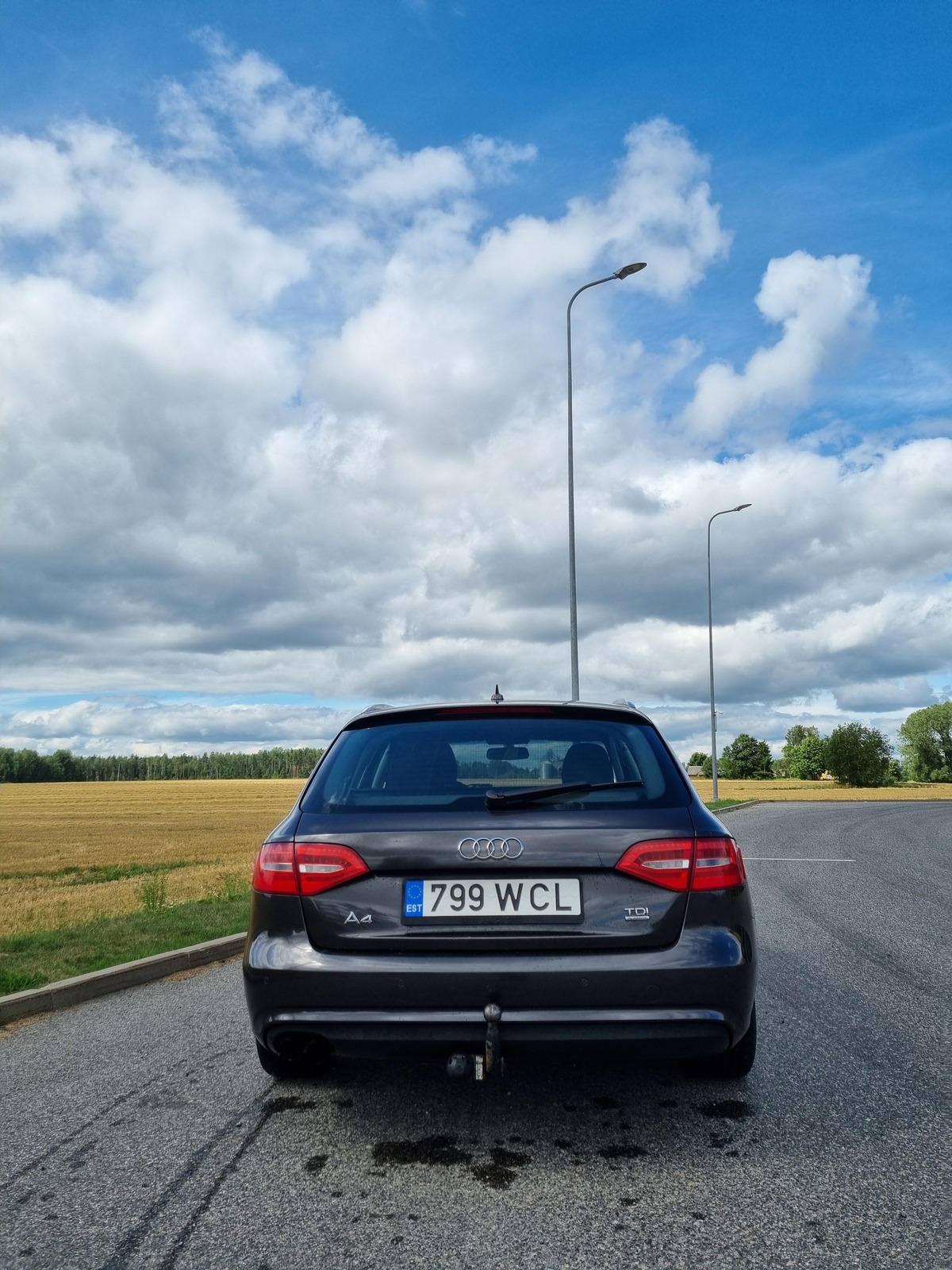 Audi A4 2013, photo 2/5