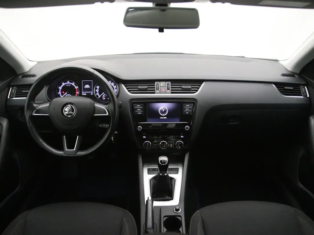 Škoda Octavia 2018, photo 2/31