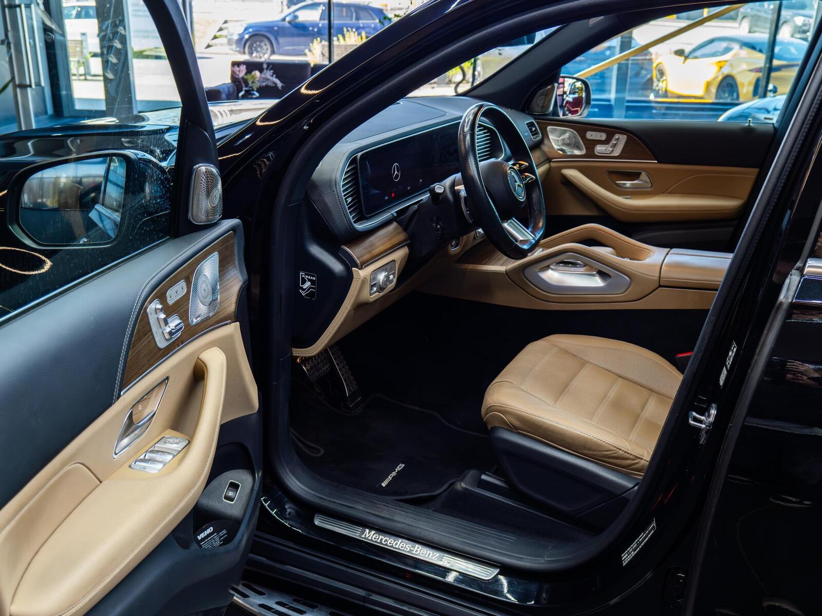 Mercedes-Benz GLS 450 2024, photo 4/10