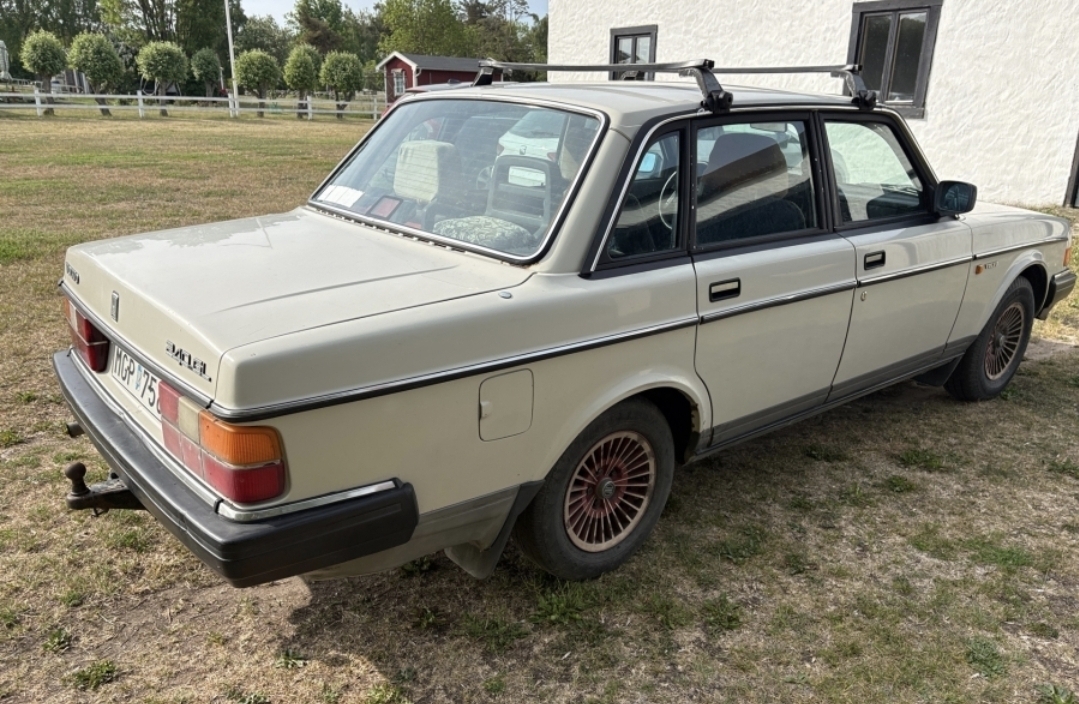 Volvo 240 GL 1987, photo 4/5
