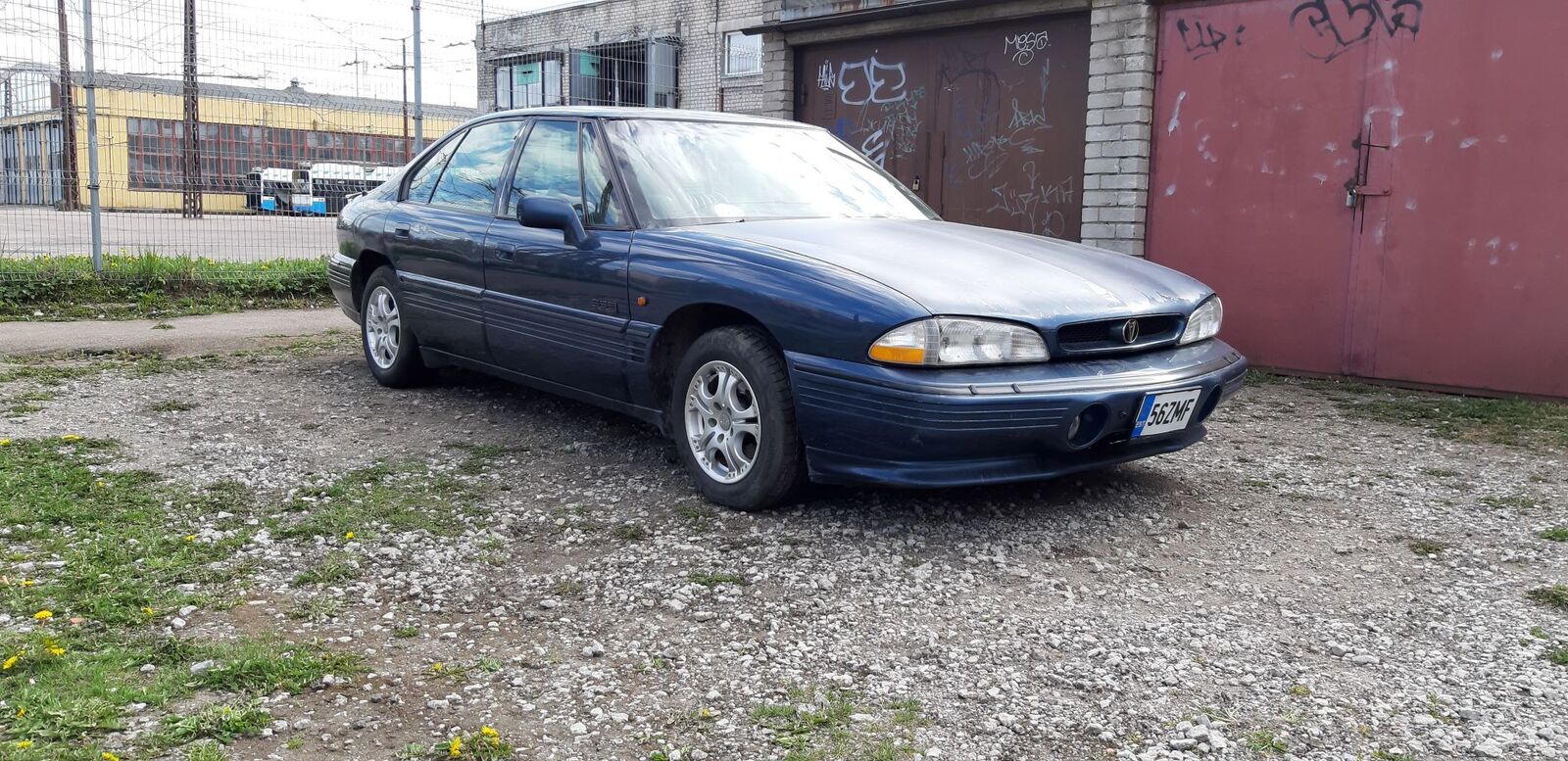 Pontiac Bonneville 1992, kuva 2/10