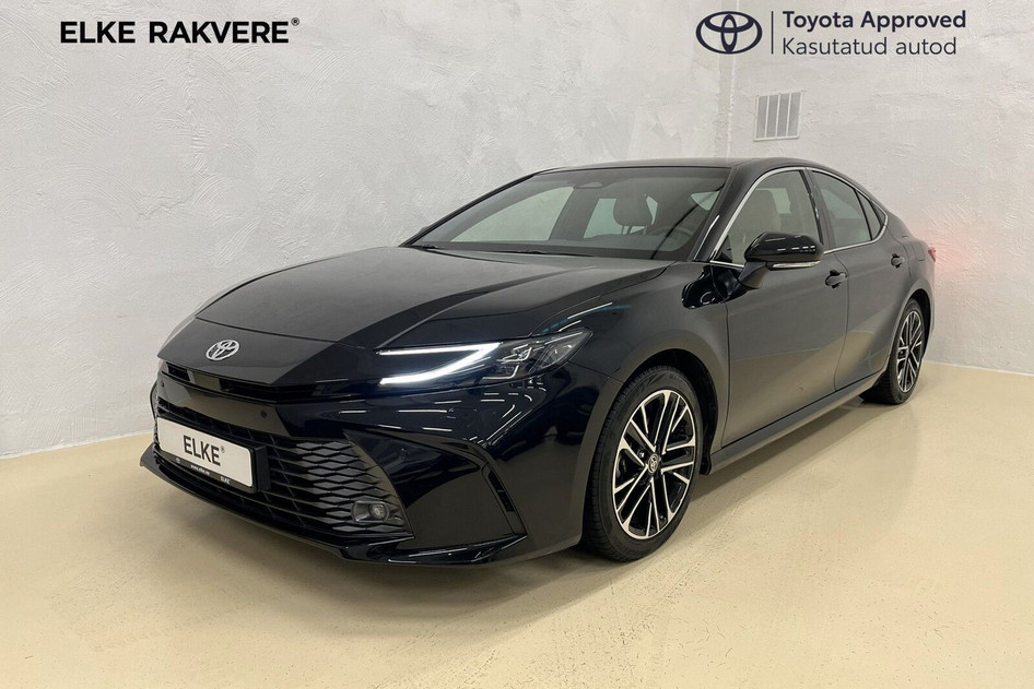 Toyota Camry, 2024, 2.5, 137 kW, hybrid (petrol/electric), automatic, front-wheel drive