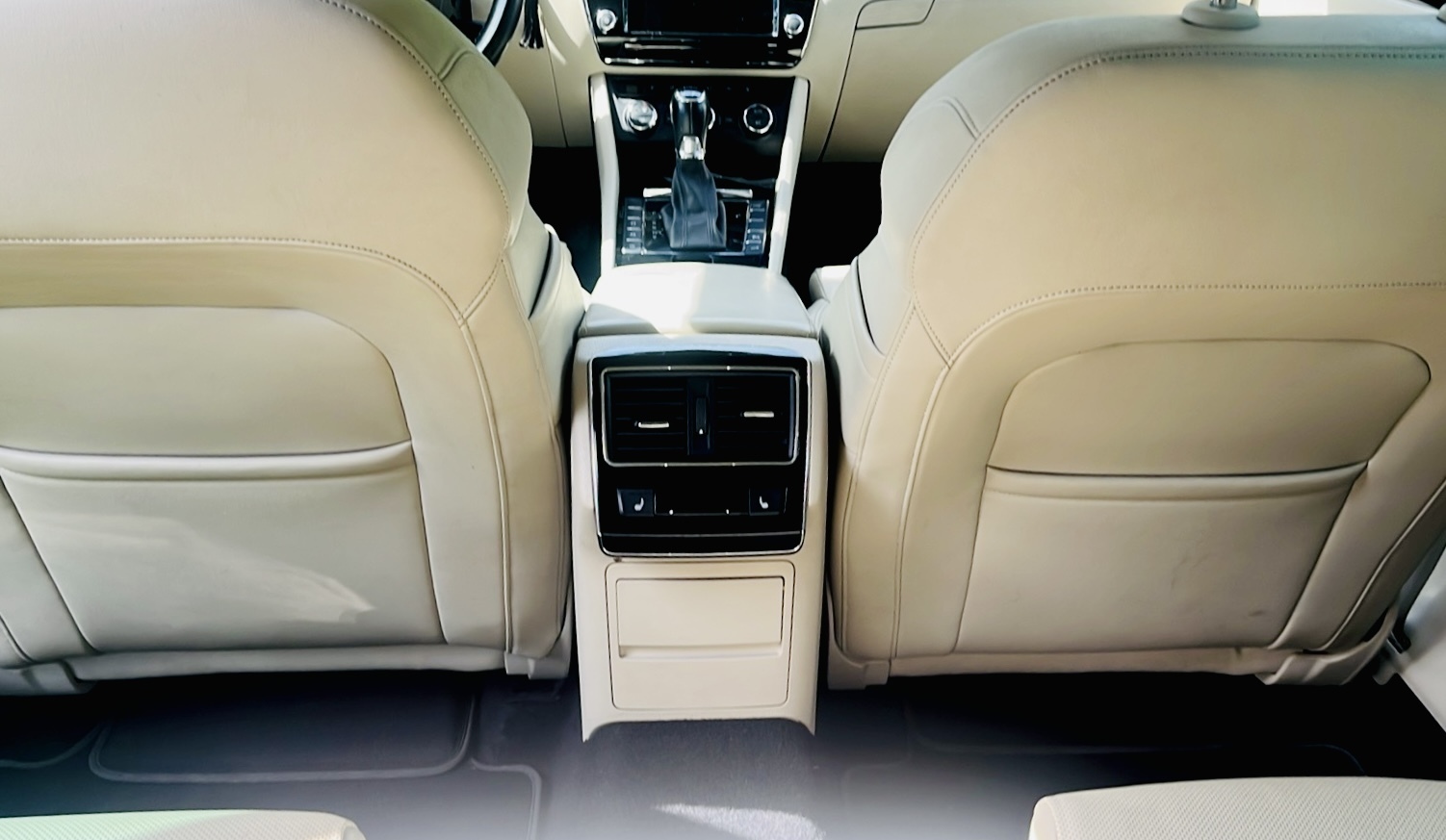 Škoda Superb L&K 2015, photo 6/12