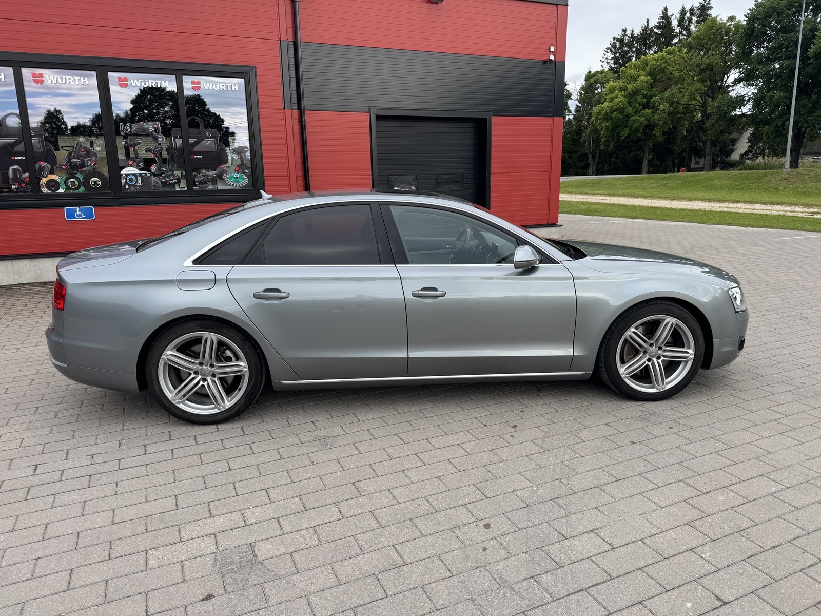 Audi A8 2010, kuva 6/30