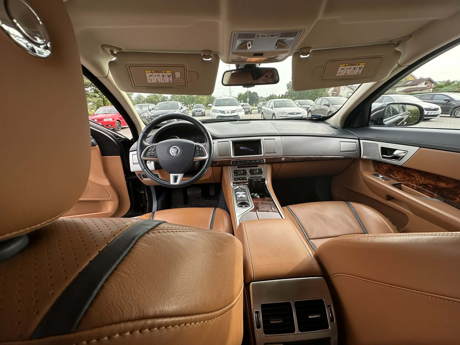 Jaguar XF 2012, kuva 6/10