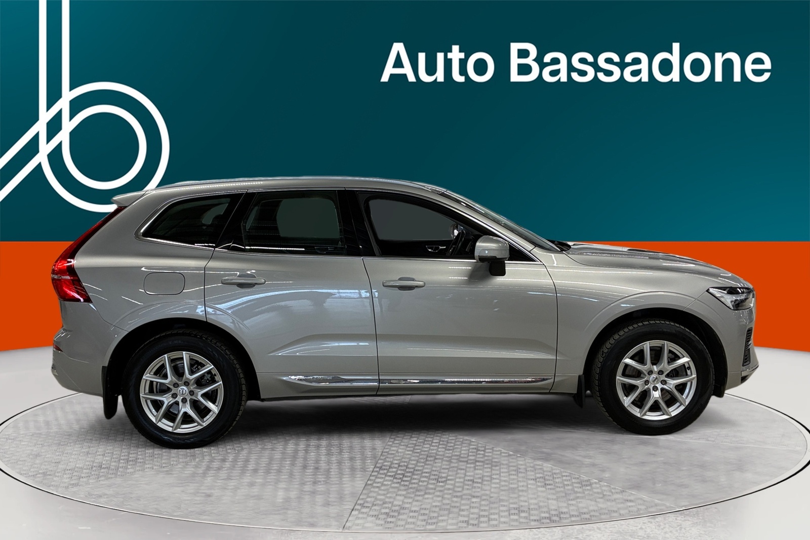 Volvo XC60 2021, photo 6/10