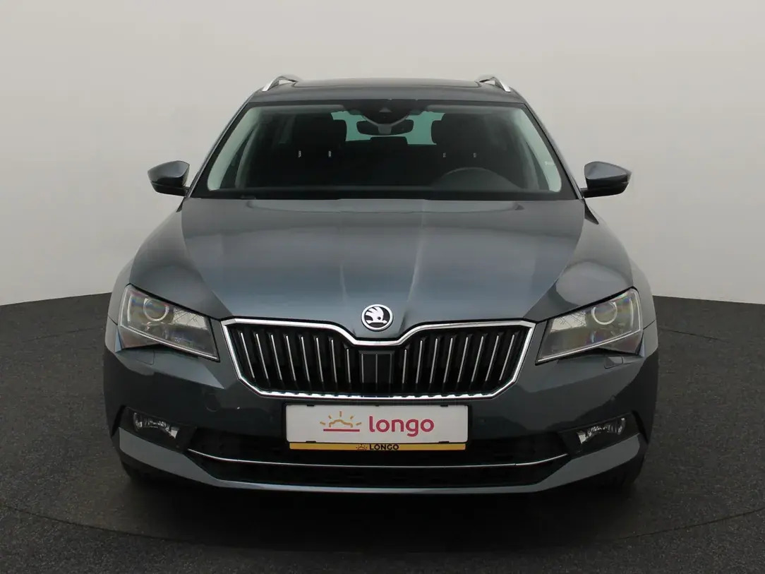 Škoda Superb 2018, photo 3/35