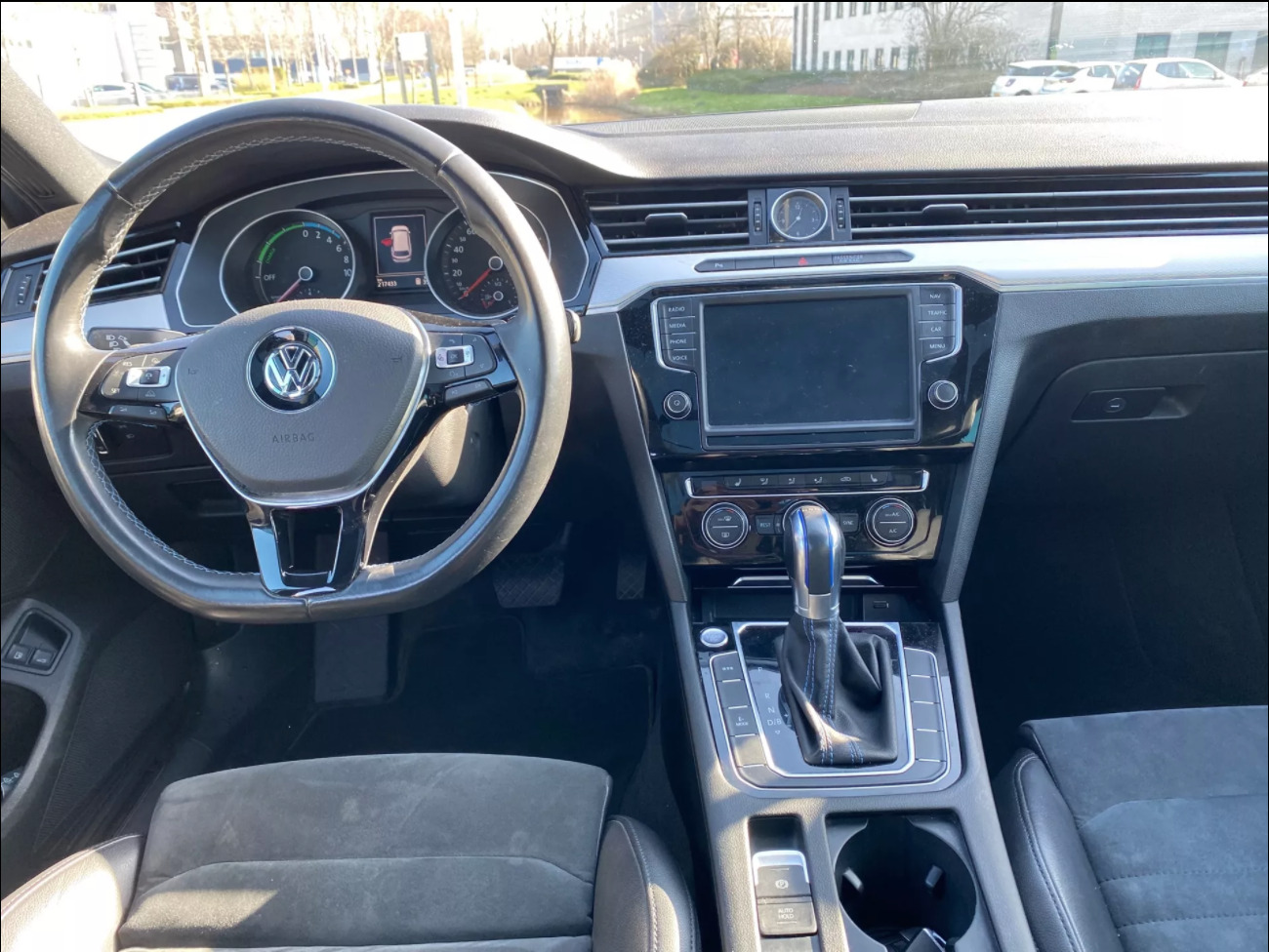 Volkswagen Passat 2015, photo 6/10