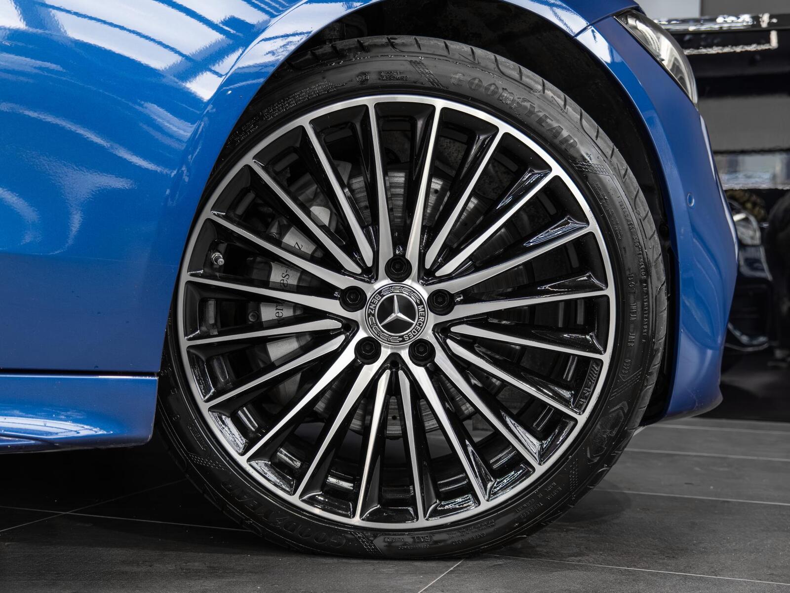 Mercedes-Benz C 300 2023, photo 4/15