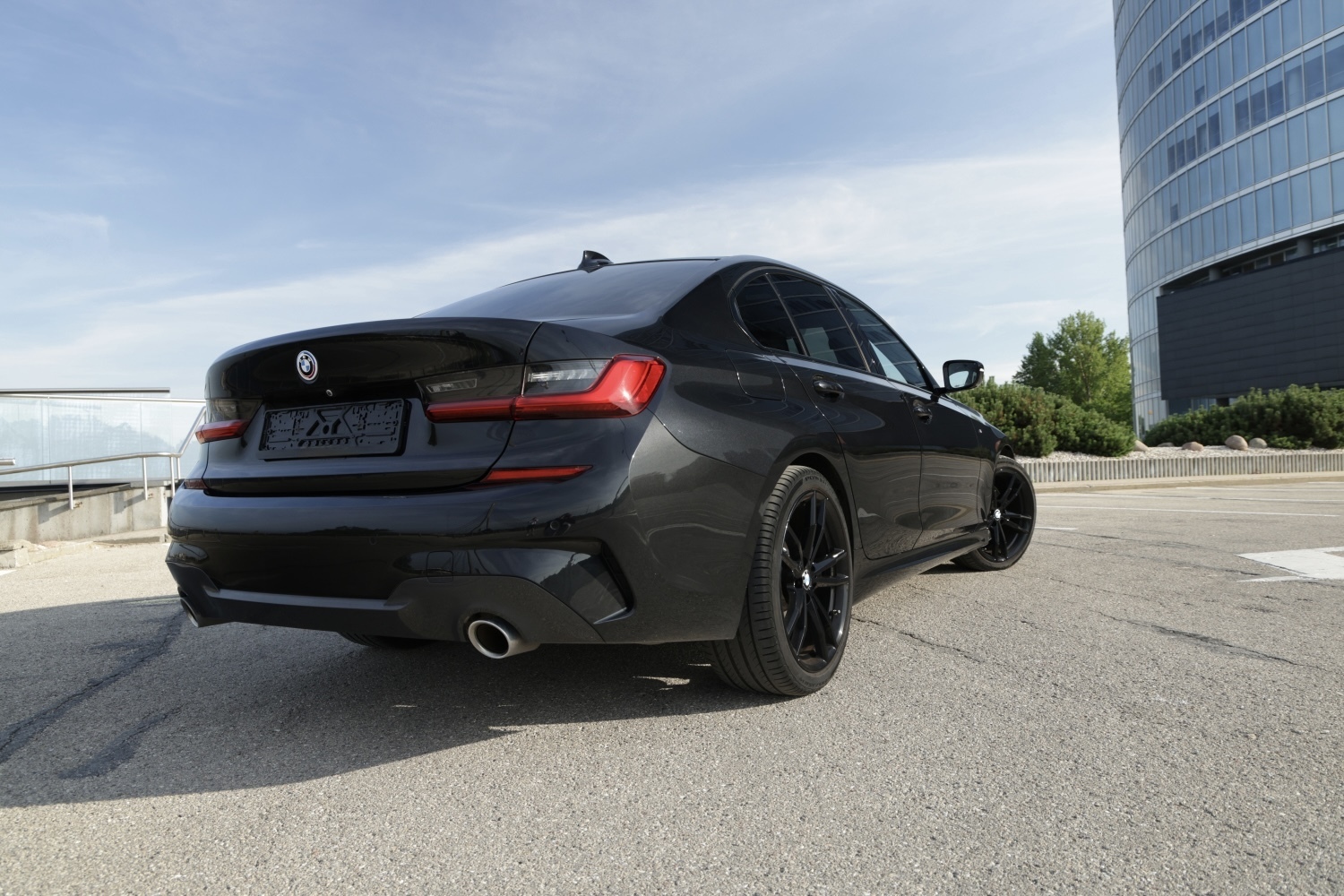 BMW 330 2020, photo 4/10