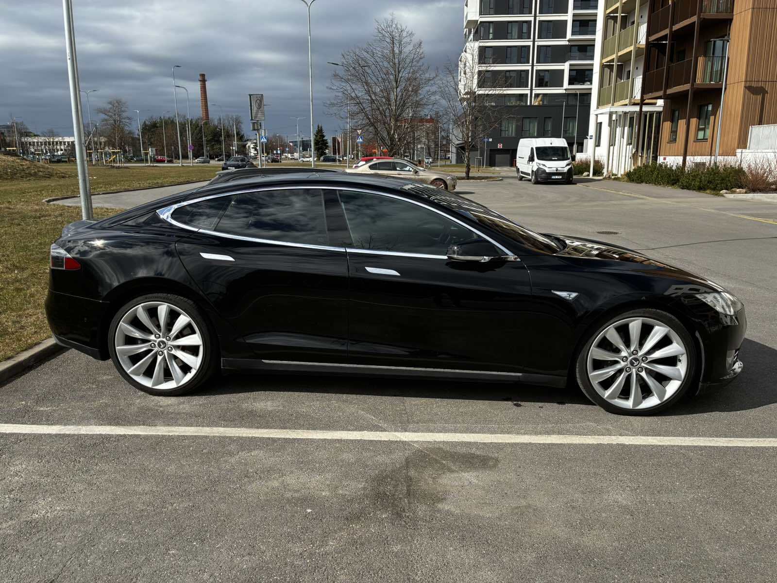 Tesla Model S 90D 2015, photo 6/10