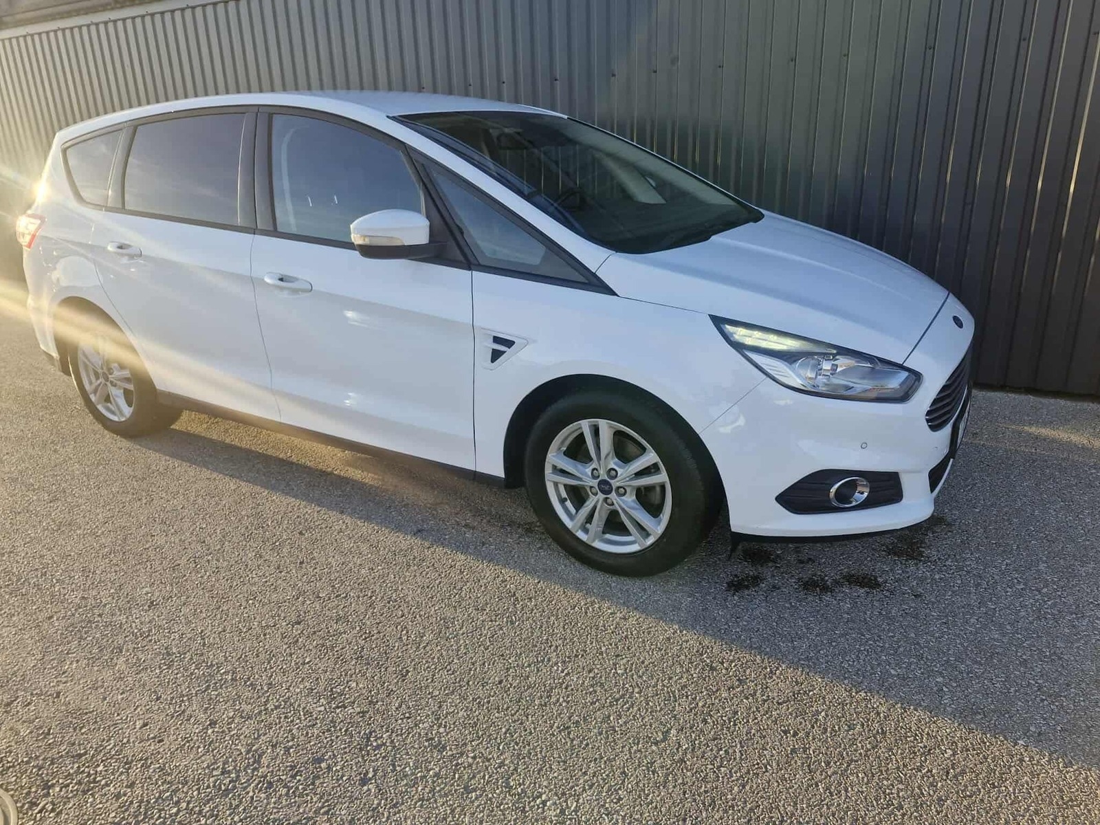 Ford S-Max 2017, photo 2/3