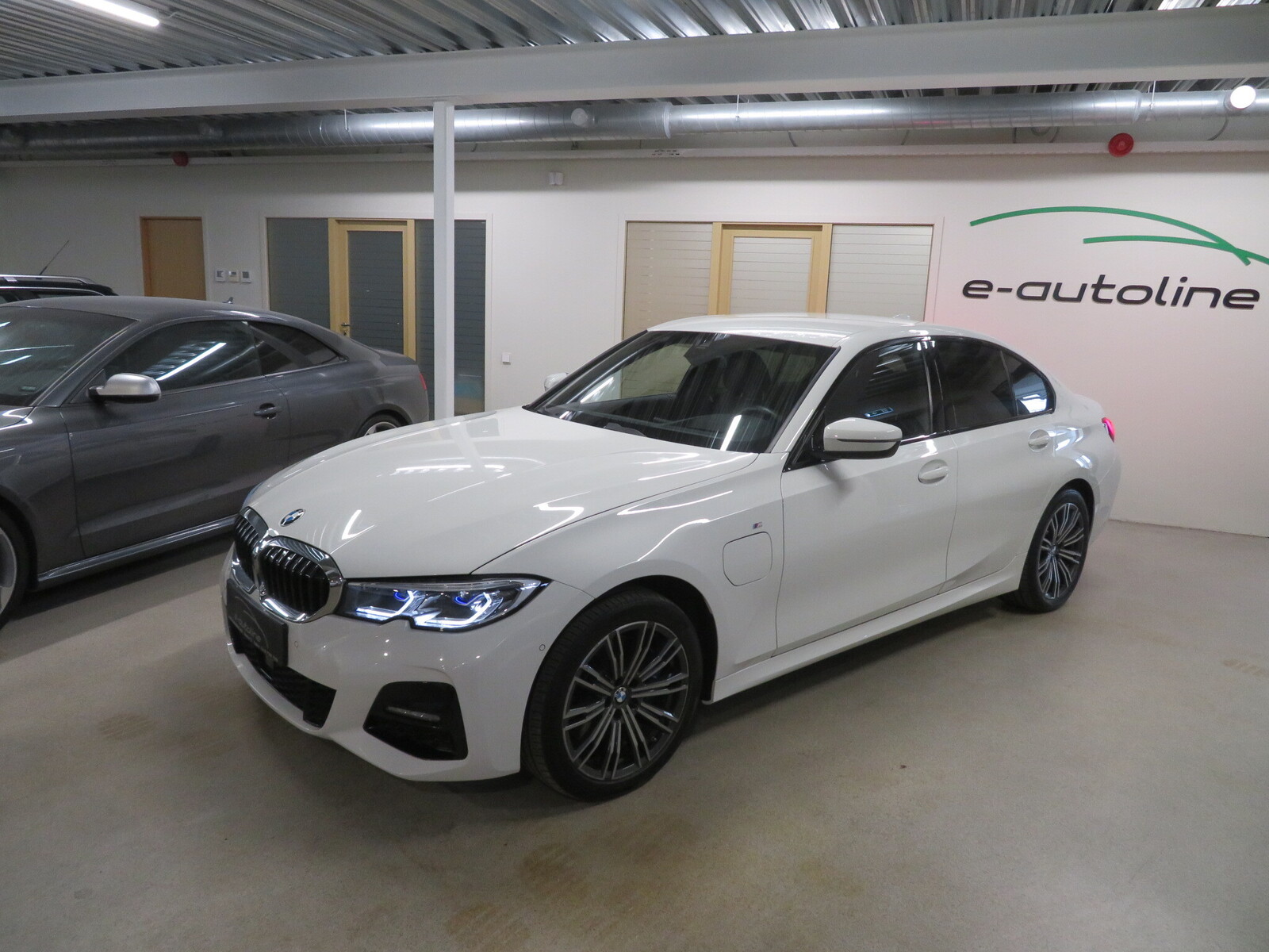 BMW 330