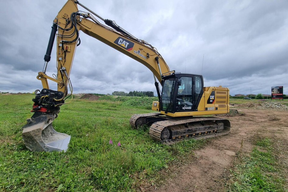 Caterpillar 323