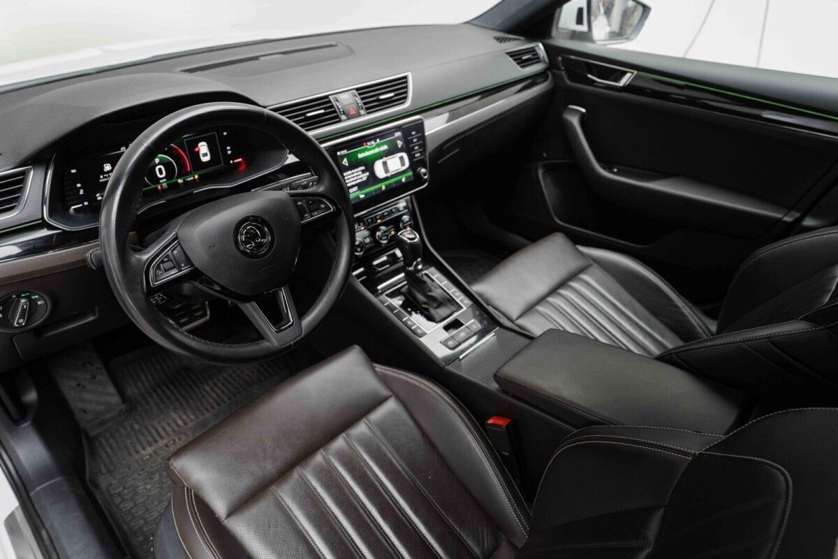 Škoda Superb 2019, kuva 7/10