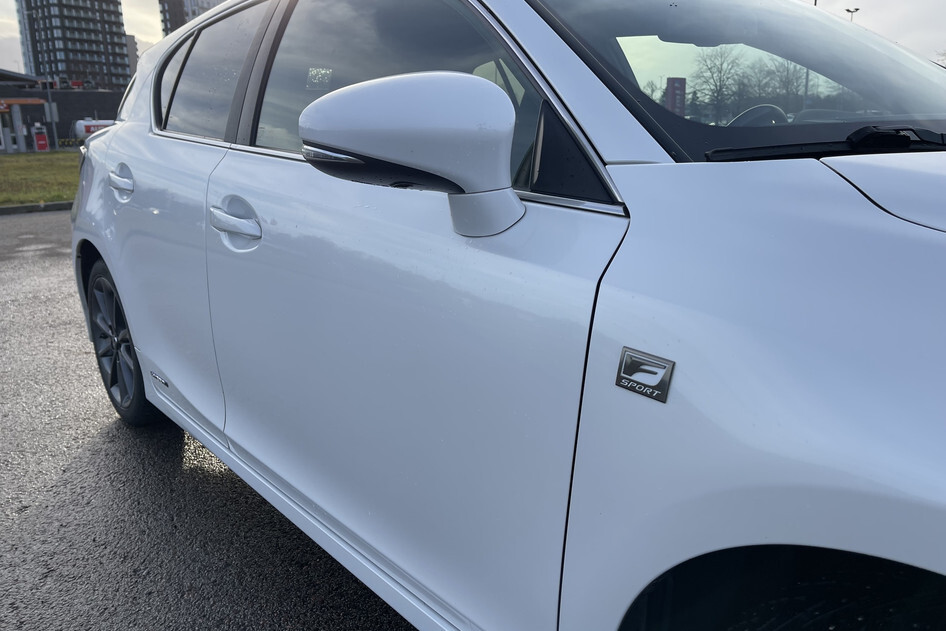 Lexus CT 200h, 2014, 1.8, 73 kW, hibrīds (benzīns/elektrība), automātiskā, priekšējā piedziņa