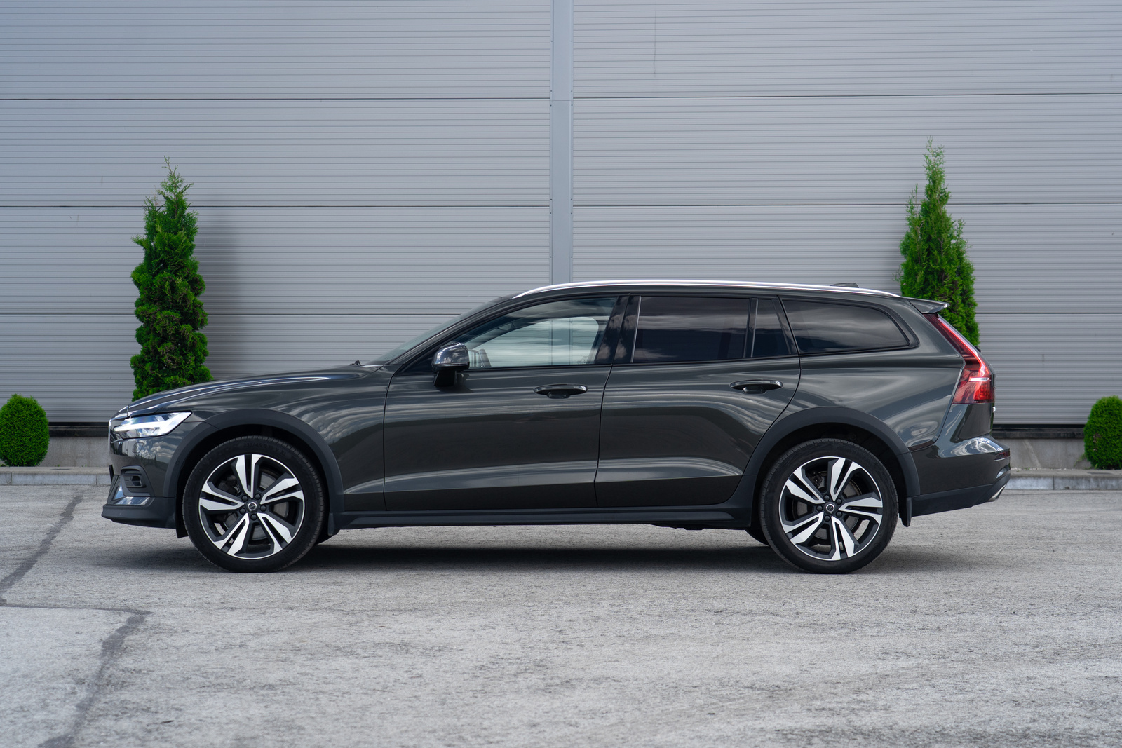 Volvo V60 Cross Country 2021, photo 4/25