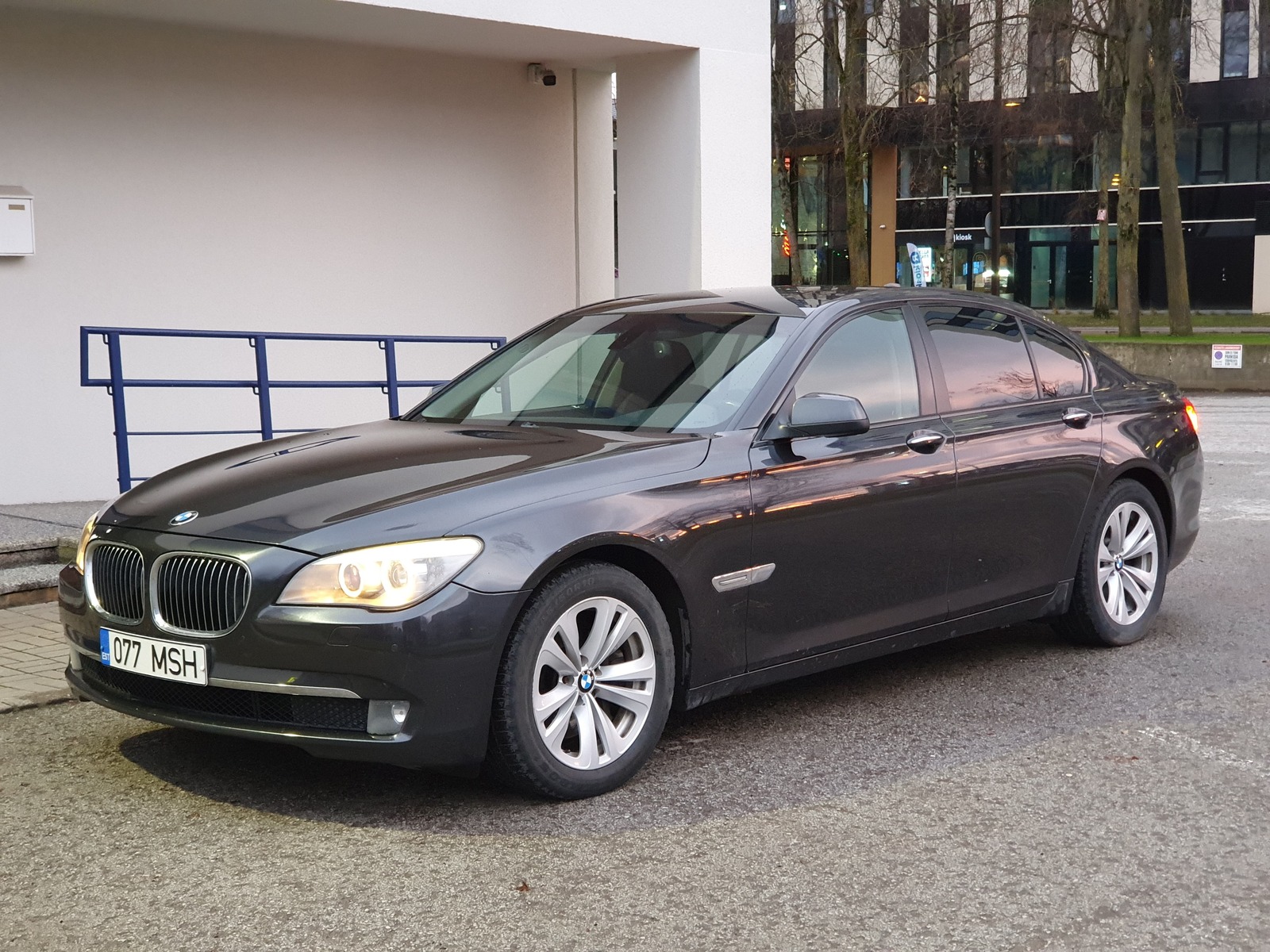 BMW 730 2009, photo 6/14