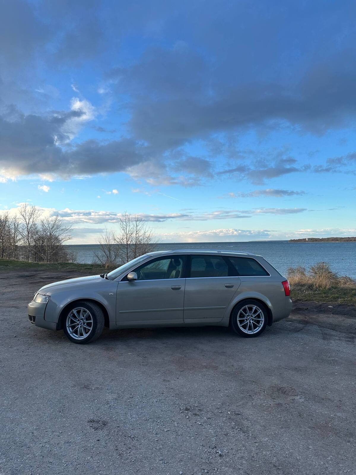 Audi A4 2004, kuva 4/10