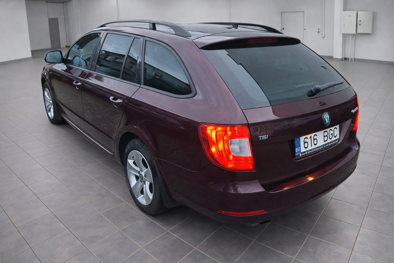 Škoda Superb 2012, kuva 6/18