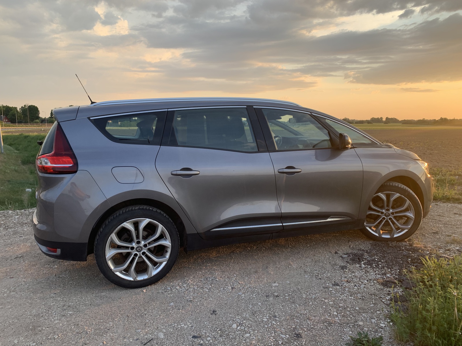 Renault Grand Scenic 2017, photo 3/7
