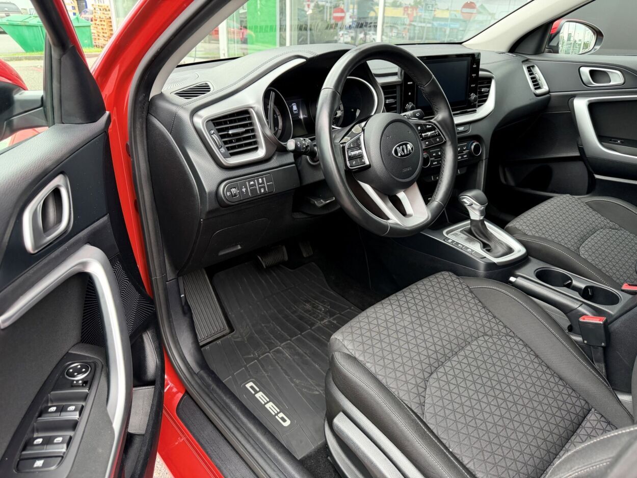 Kia cee'd Sportswagon 2021, photo 7/10