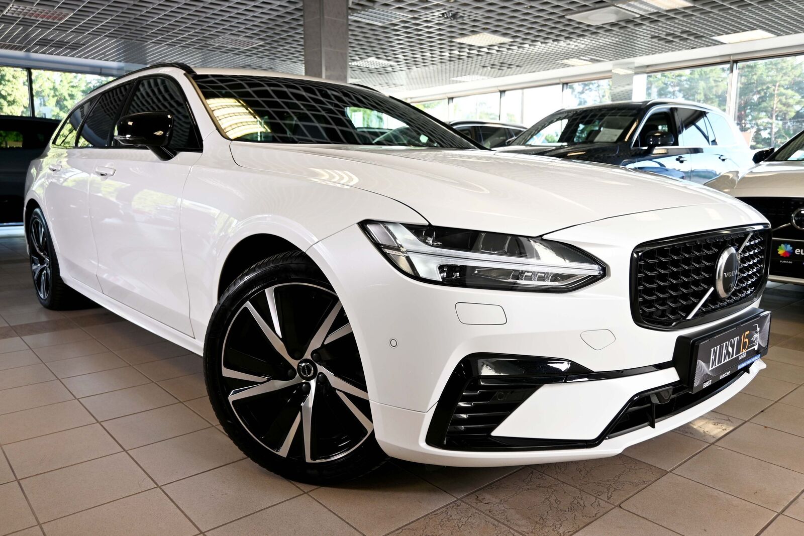 Volvo V90 AWD H&K ULTIMATE DARK XENIUM PRO INTELLI GOOGL 2.0 T6 Plug-in 293kW