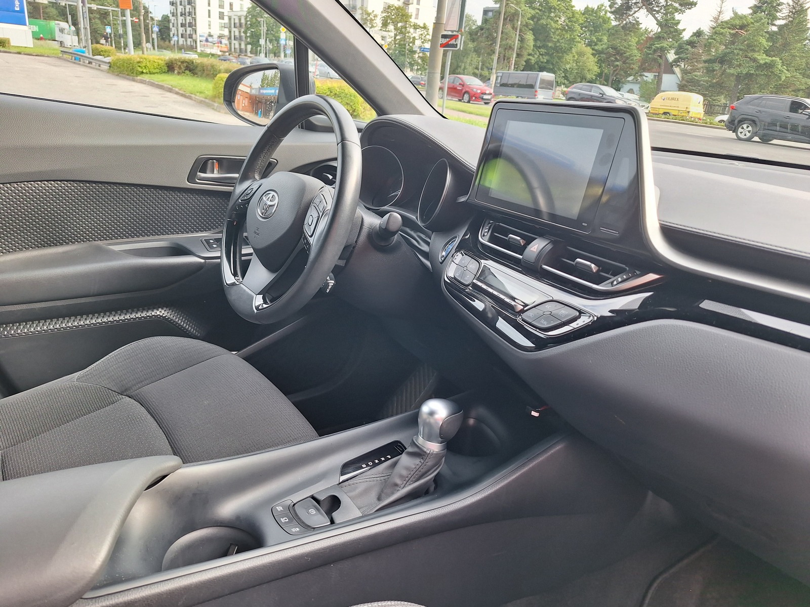 Toyota C-HR 2019, photo 4/6