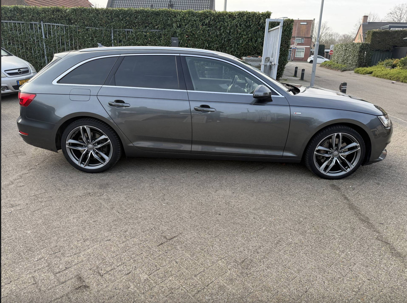 Audi A4 2016, photo 2/12