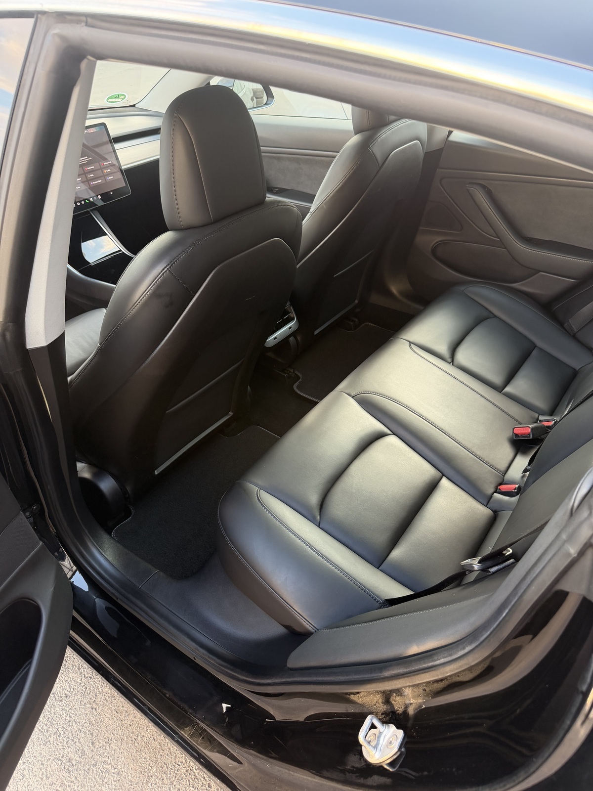 Tesla Model 3 2019, kuva 6/7