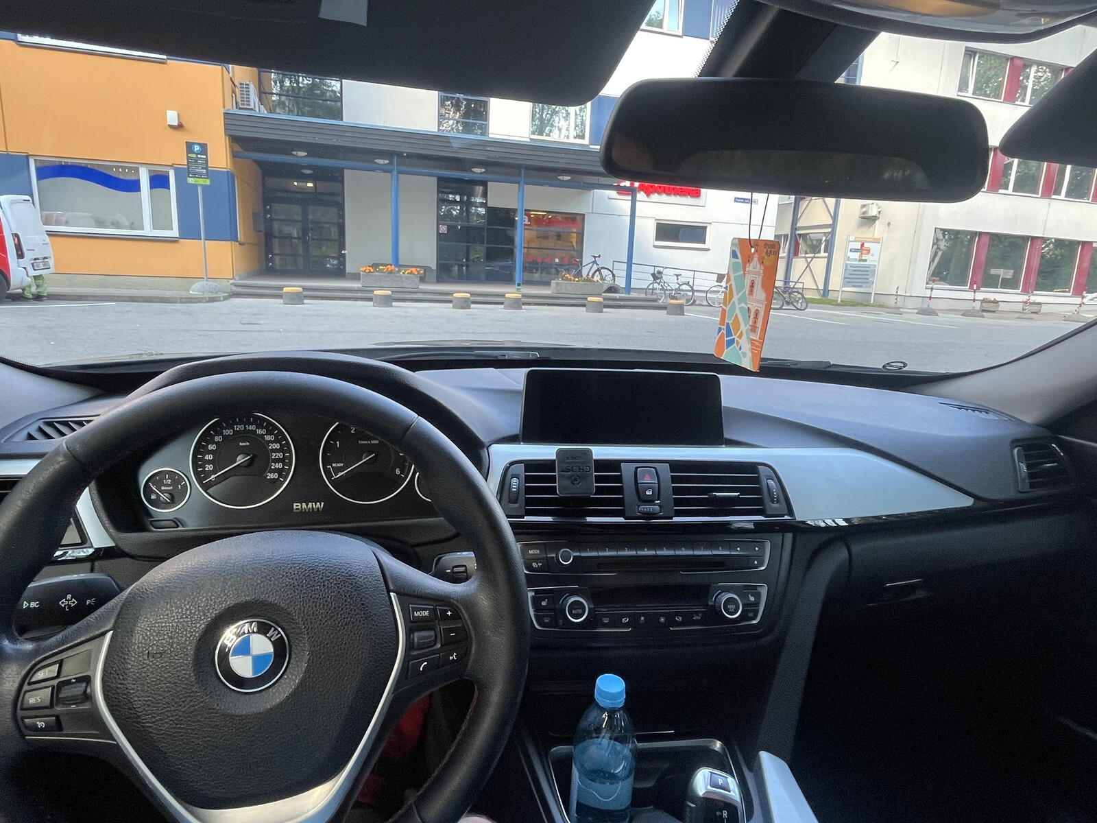 BMW 320 2013, photo 7/8