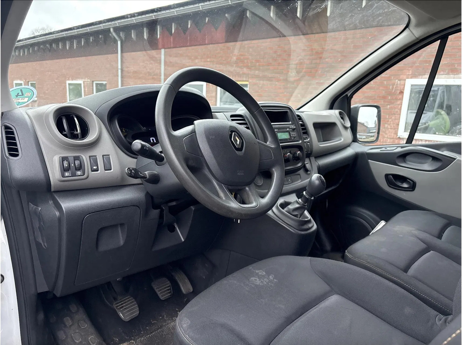 Renault Trafic 2016, photo 8/8