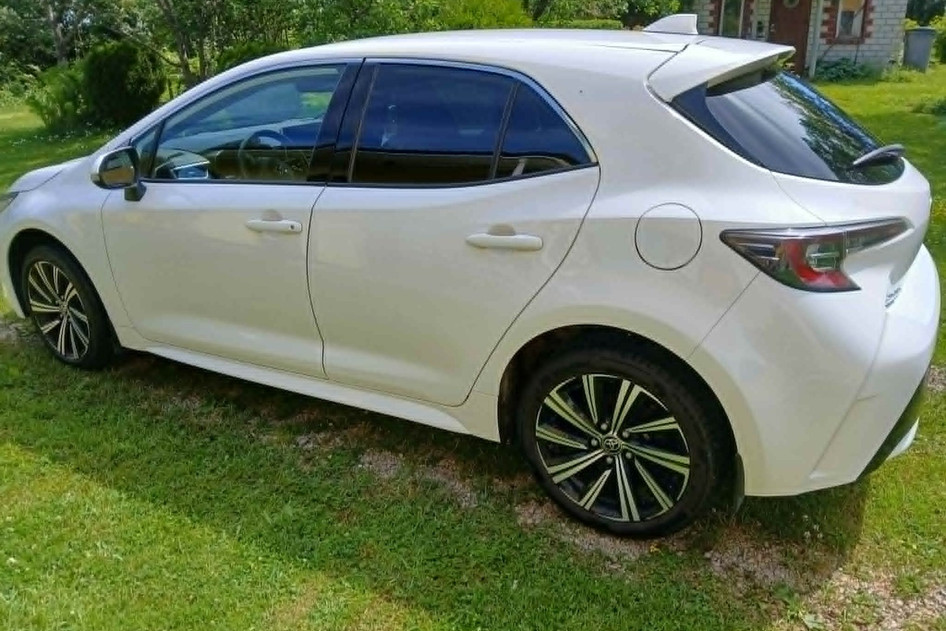 Toyota Corolla, 2022, 1.8, 72 kW, гибрид (бензин/электричество), автомат, передний привод