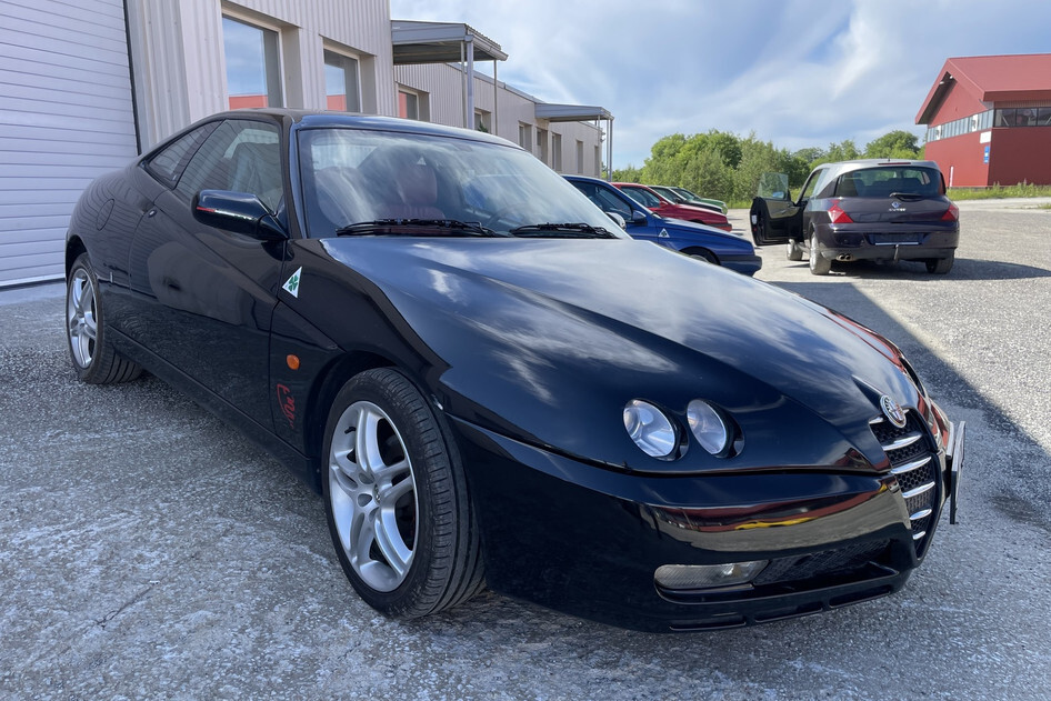 Alfa Romeo GTV, 2003, 2.0, 122 kW, bensiin, manuaal, esivedu