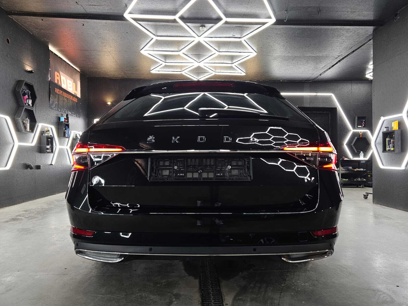 Škoda Superb 2021, photo 7/10