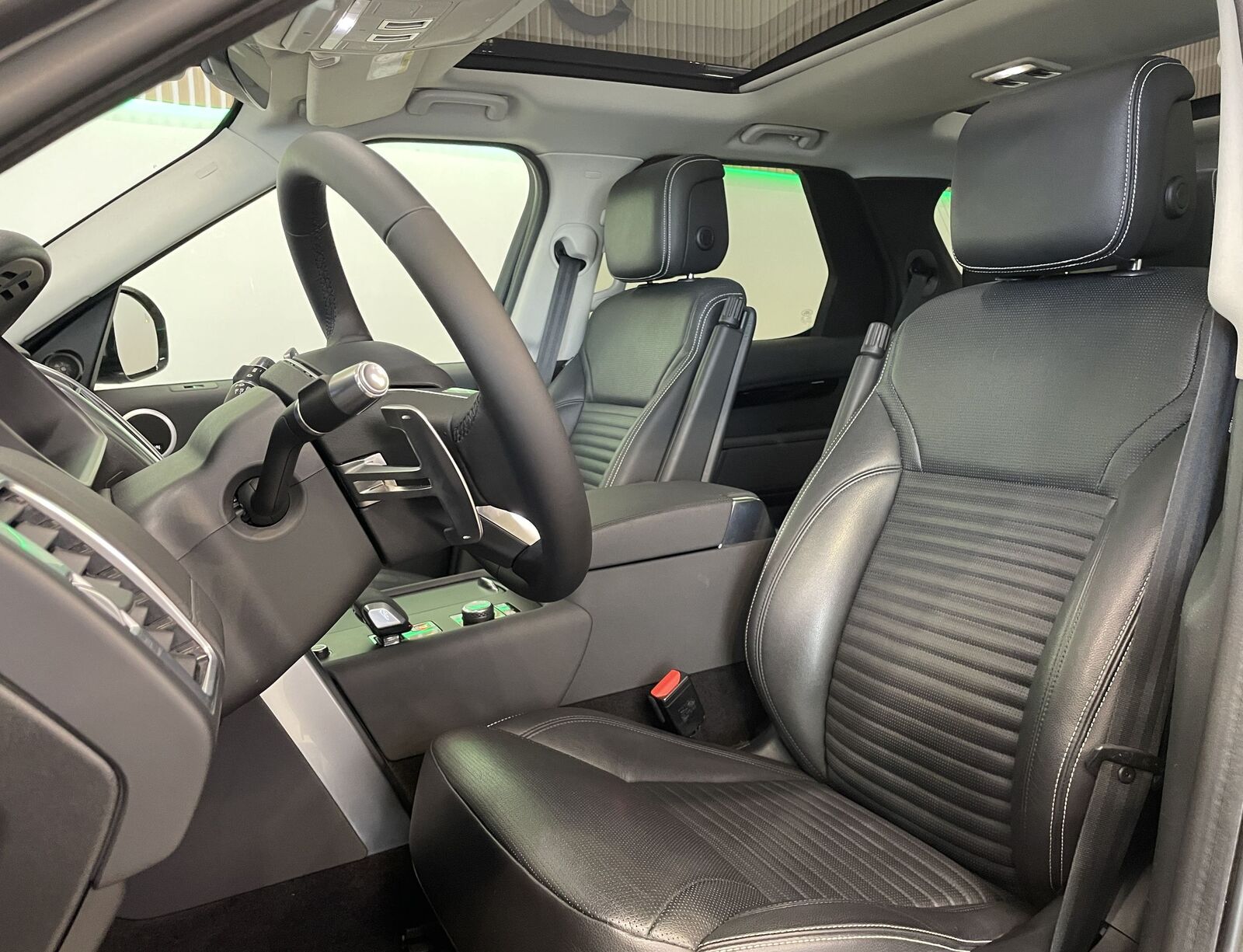 Land Rover Discovery 2021, kuva 7/10