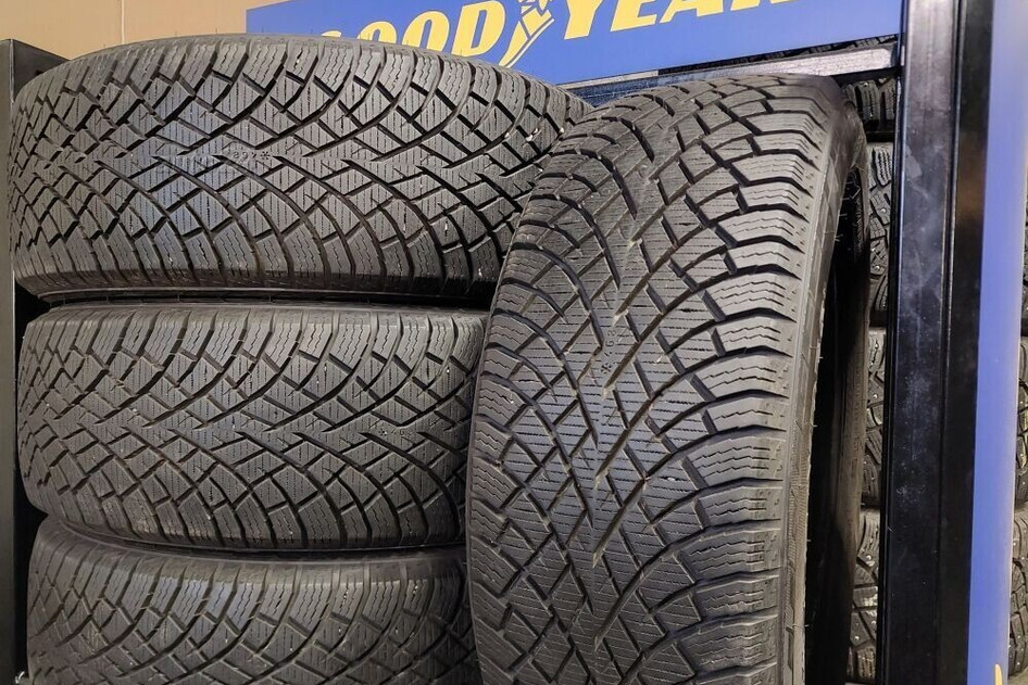 Подержанный нешипованная шина 205/55R17 Nokian HKPL R5