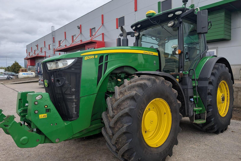 John Deere 8295R, 9.0, 217 kW, дизель, автомат, полный привод