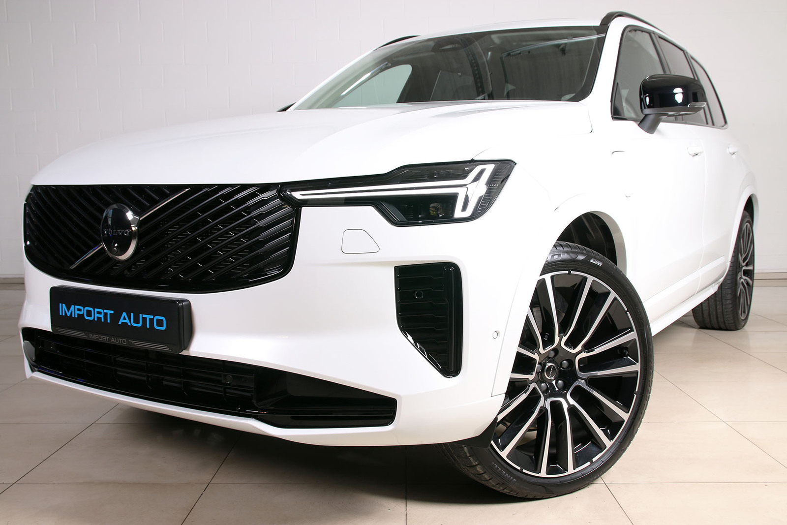 Volvo XC90 AWD ULTRA DARK 7 RECHARGE LUXURY FULL 2.0 T8 Twin Engine Long Range Plug-In-Hybrid 335kW
