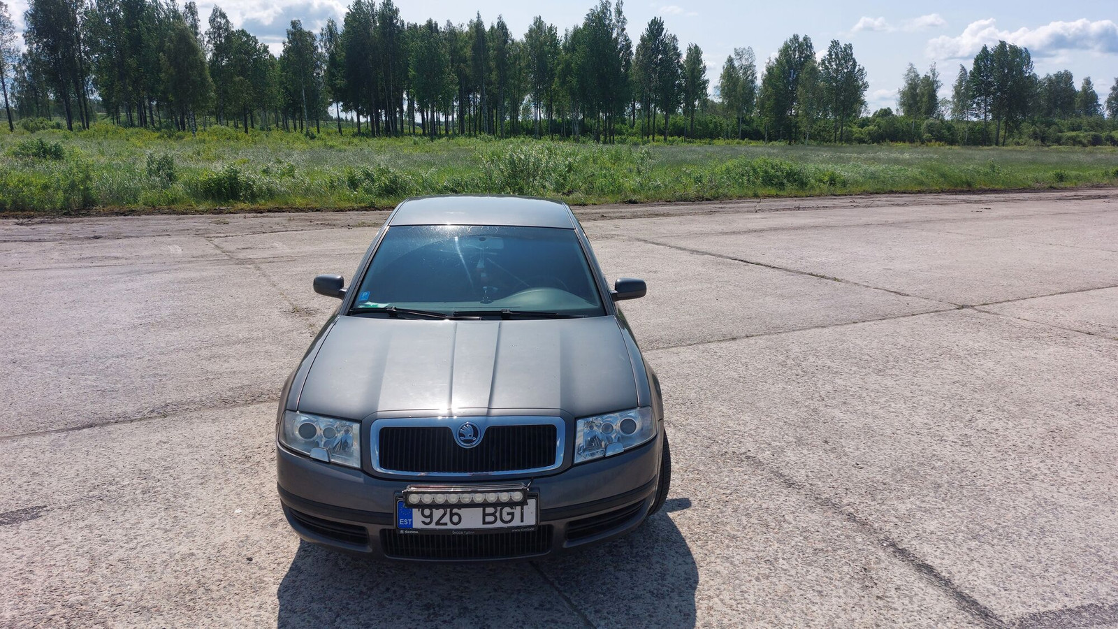 Škoda Superb 2003, photo 2/11