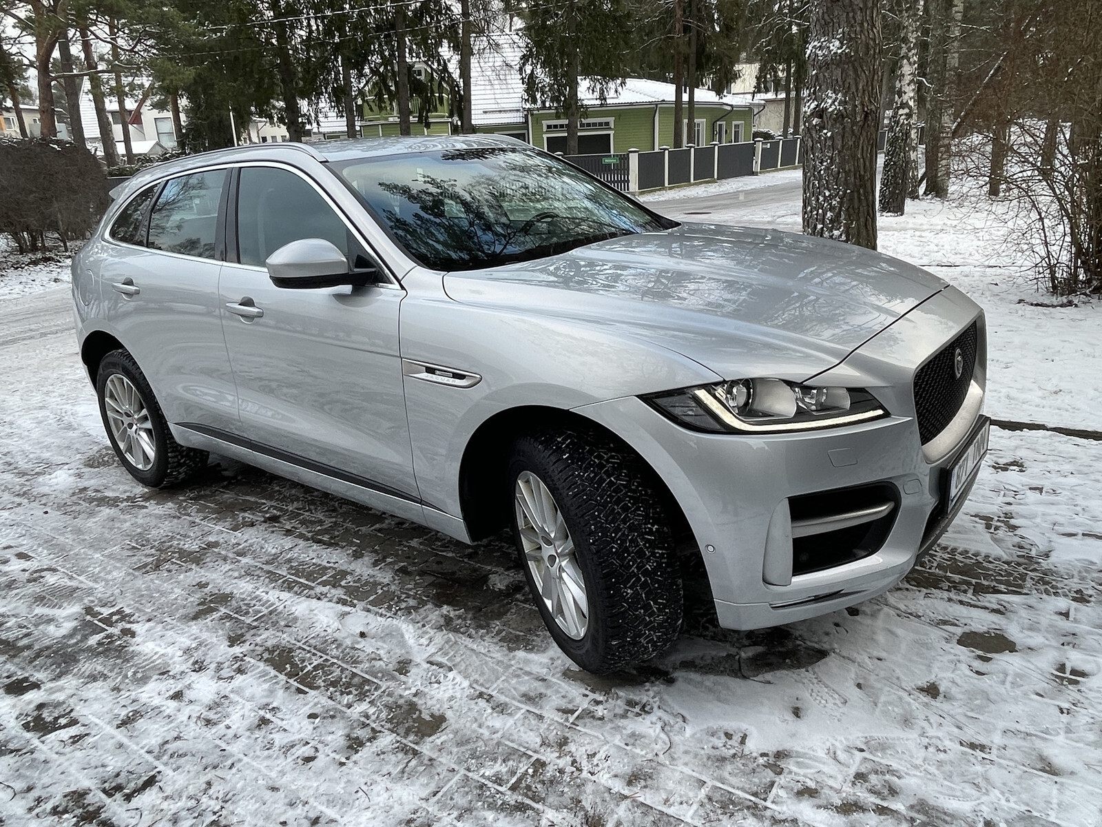 Jaguar F-Pace 2017, kuva 2/5