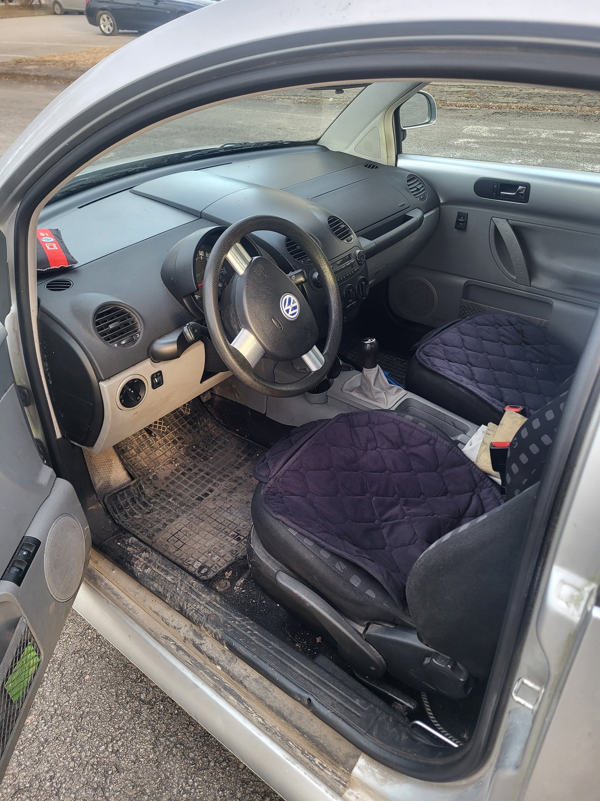 Volkswagen Beetle 1999, photo 6/11