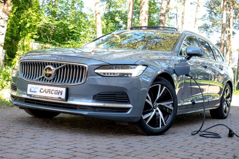 Volvo V90, 2022, 2.0, 335 kW, plug-in hybrid (petrol/electric), automatic, four-wheel drive