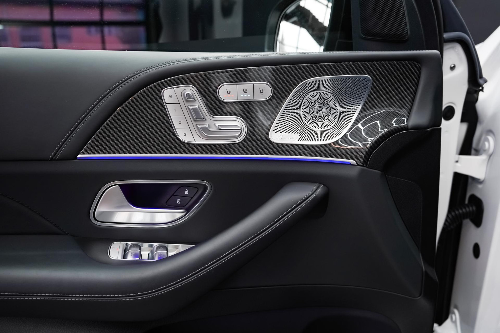 Mercedes-Benz GLE 2024, photo 6/15