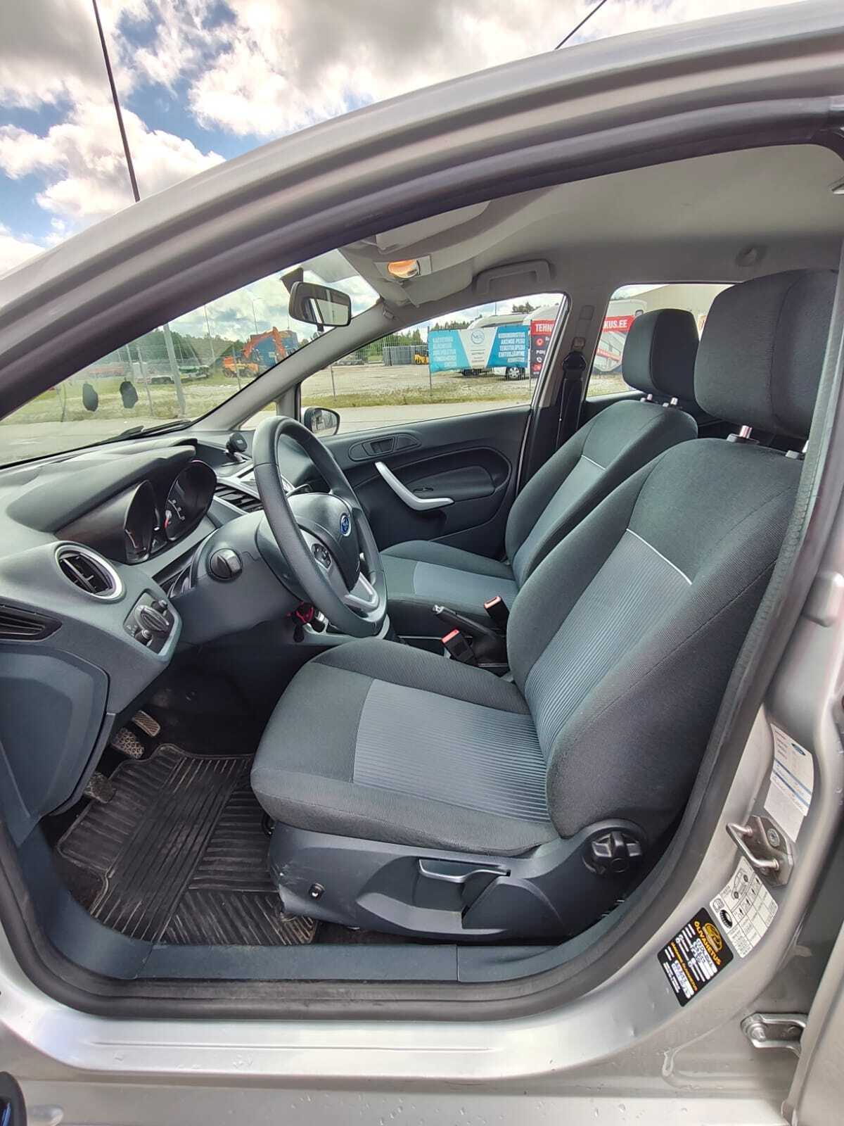 Ford Fiesta 2012, photo 7/9
